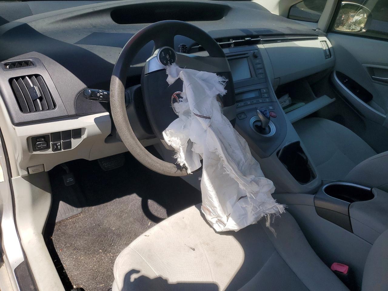 TOYOTA PRIUS 2013 — 9