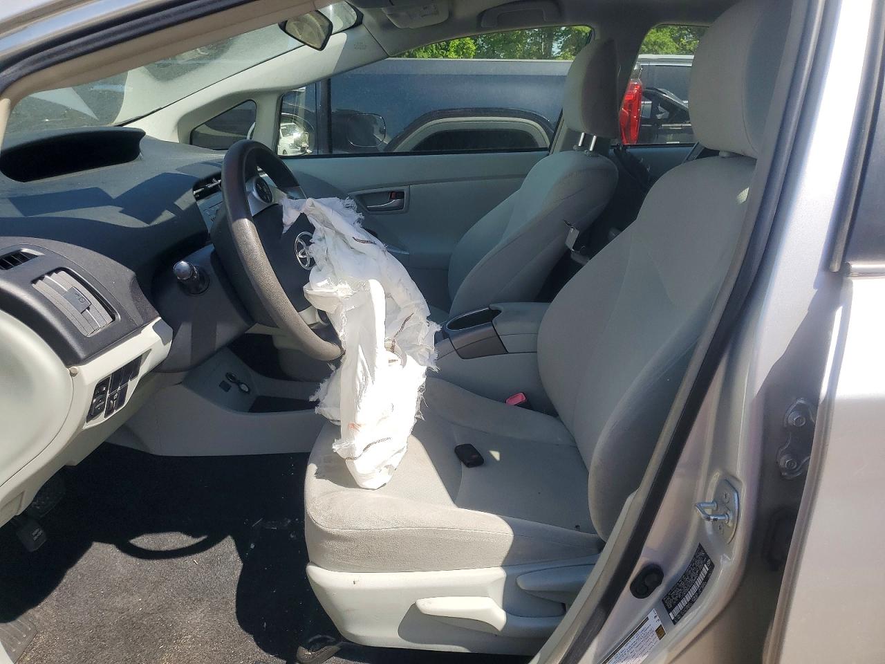 TOYOTA PRIUS 2013 — 8
