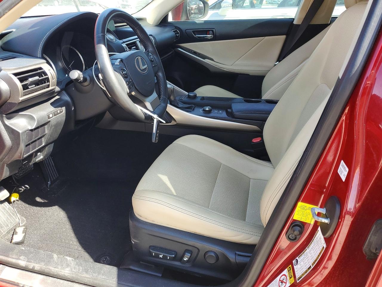 LEXUS IS 2015 — 8