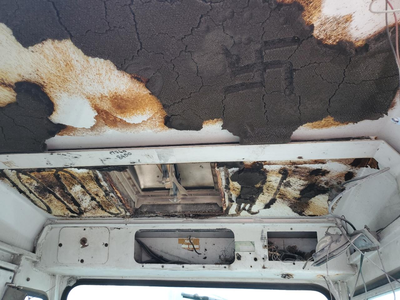 CAPACITY YARD TRUCK 1998 — 7