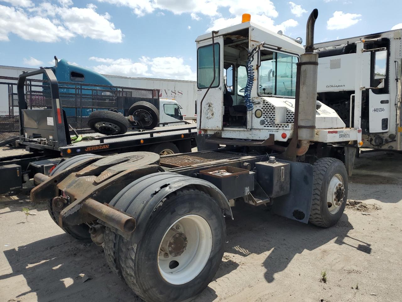 1998 CAPACITY YARD TRUCK