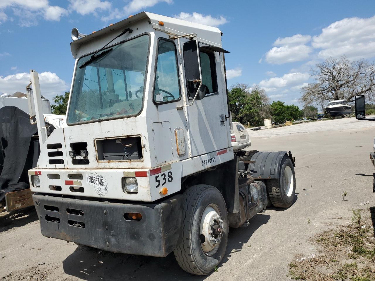 CAPACITY YARD TRUCK 1998 — 3