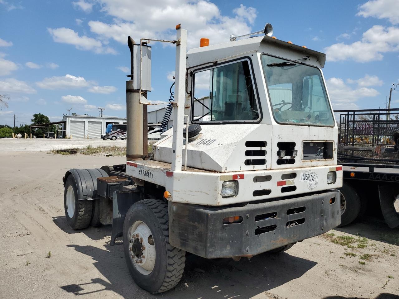 1998 CAPACITY YARD TRUCK