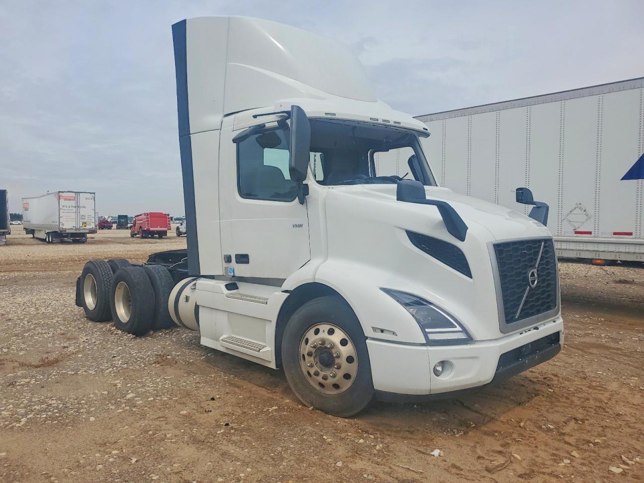 2024 VOLVO VNR UNKNOWN