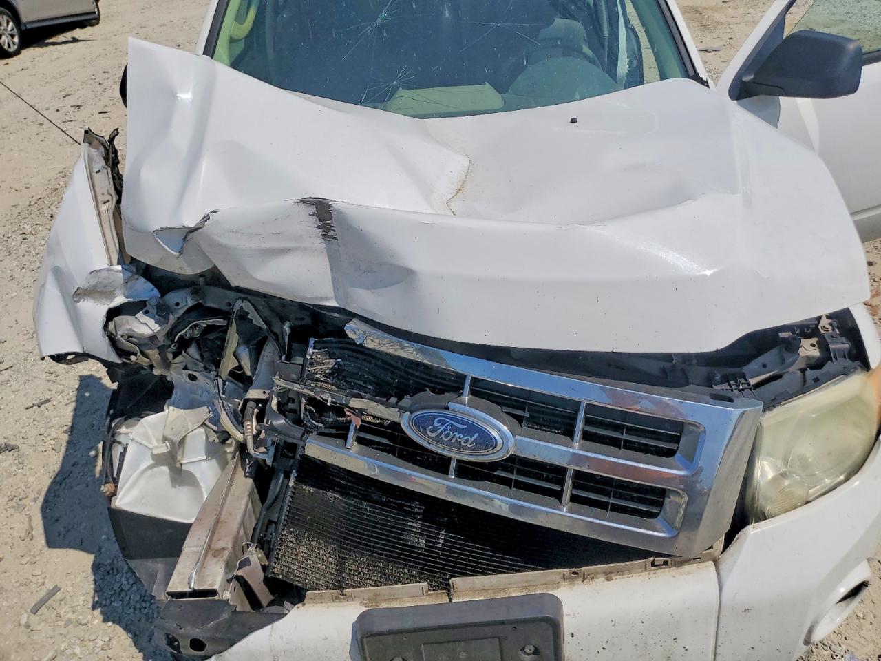 FORD ESCAPE 2009 — 13