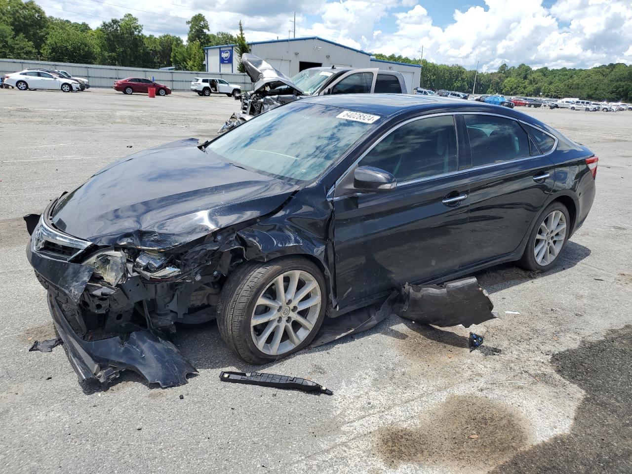 2015 TOYOTA AVALON XLE