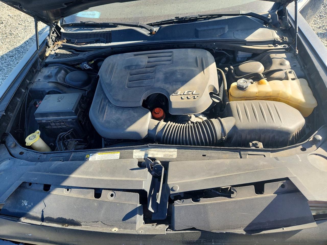 DODGE CHALLENGER 2011 — 12
