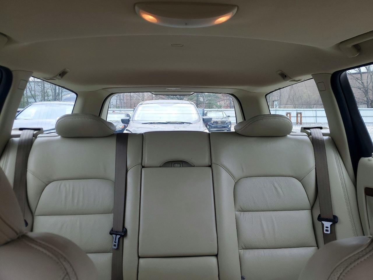 VOLVO XC70 2010 — 11