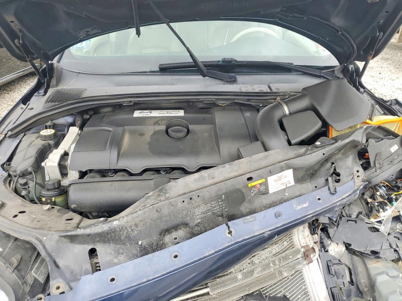 VOLVO XC70 2010 — 13