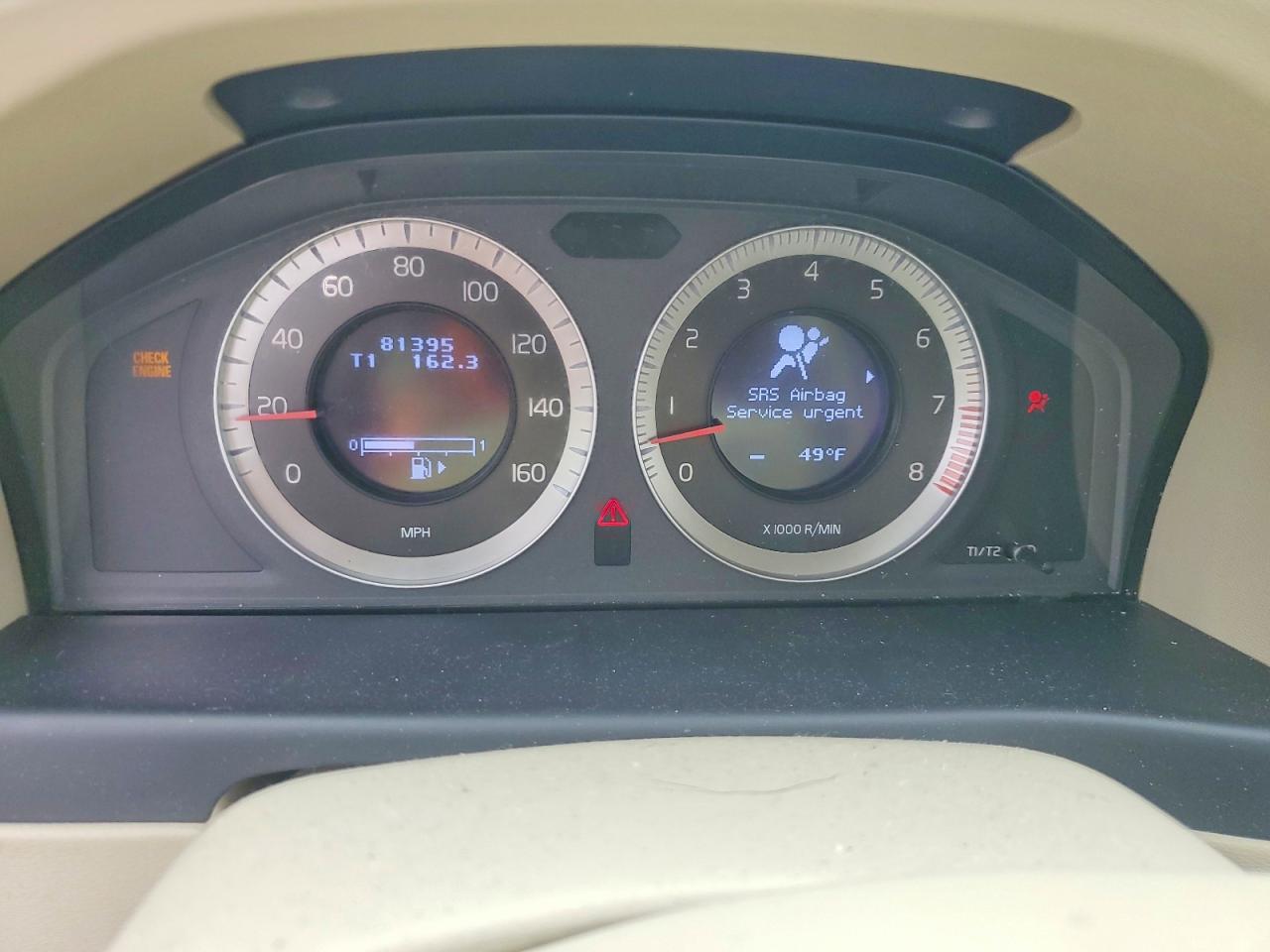 VOLVO XC70 2010 — 10