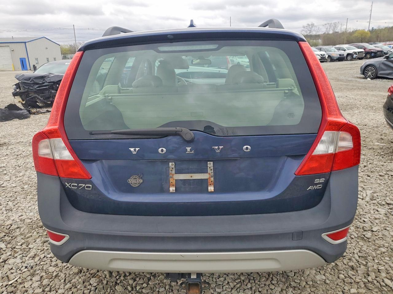 VOLVO XC70 2010 — 7
