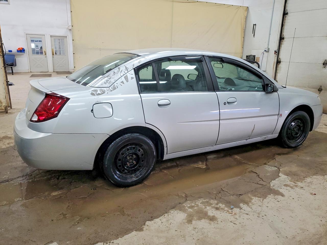 SATURN ION 2004 — 4