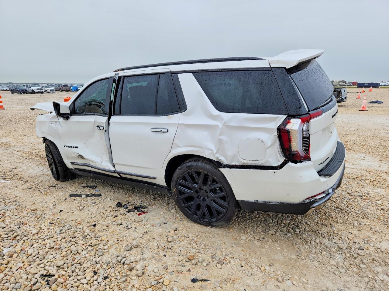 GMC YUKON 2025 — 3