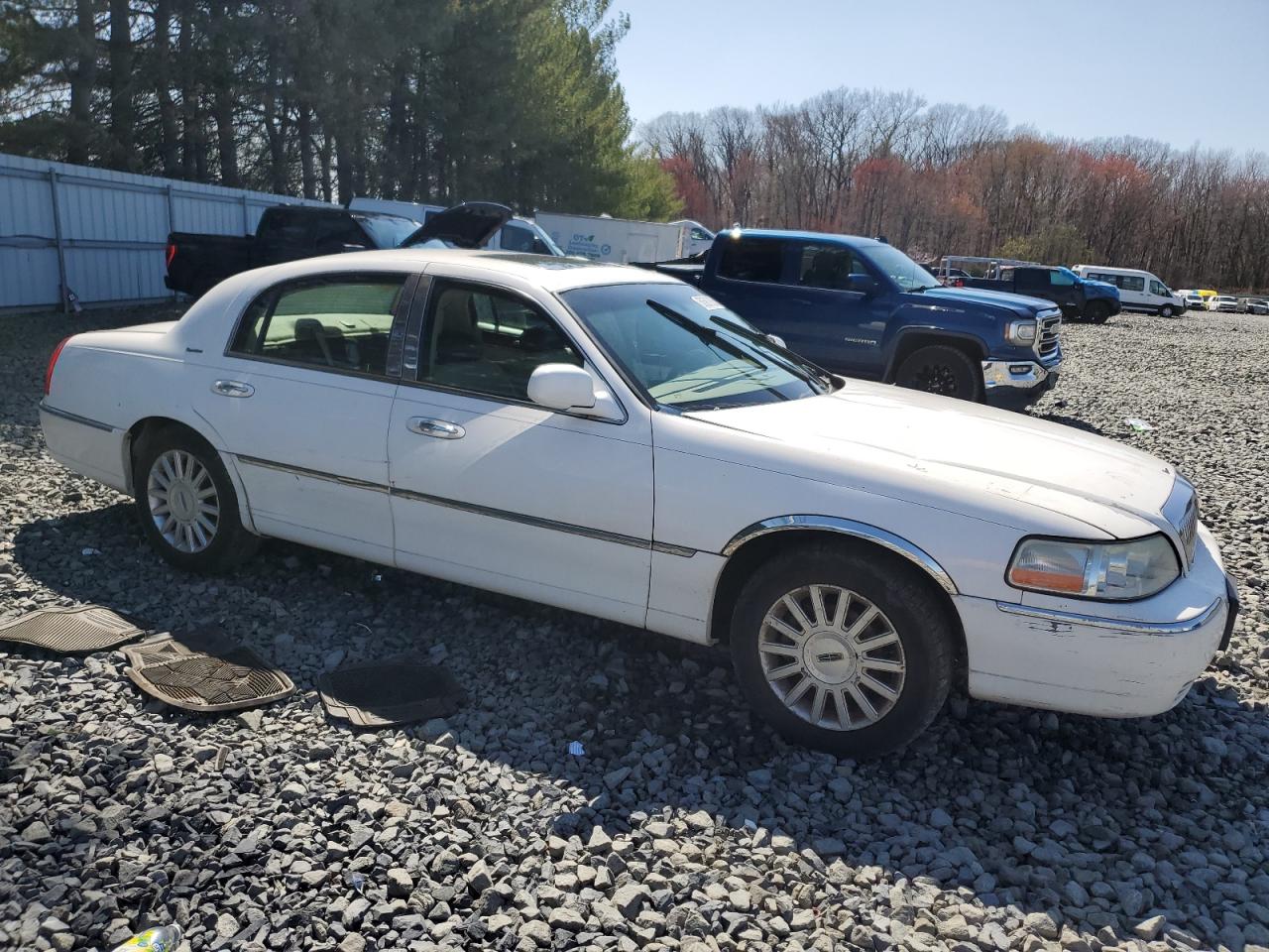 2003 LINCOLN TOWN CAR SIGNATURE