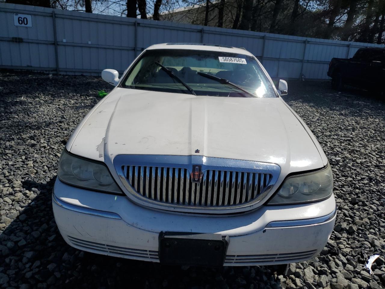 LINCOLN TOWN CAR 2003 — 6