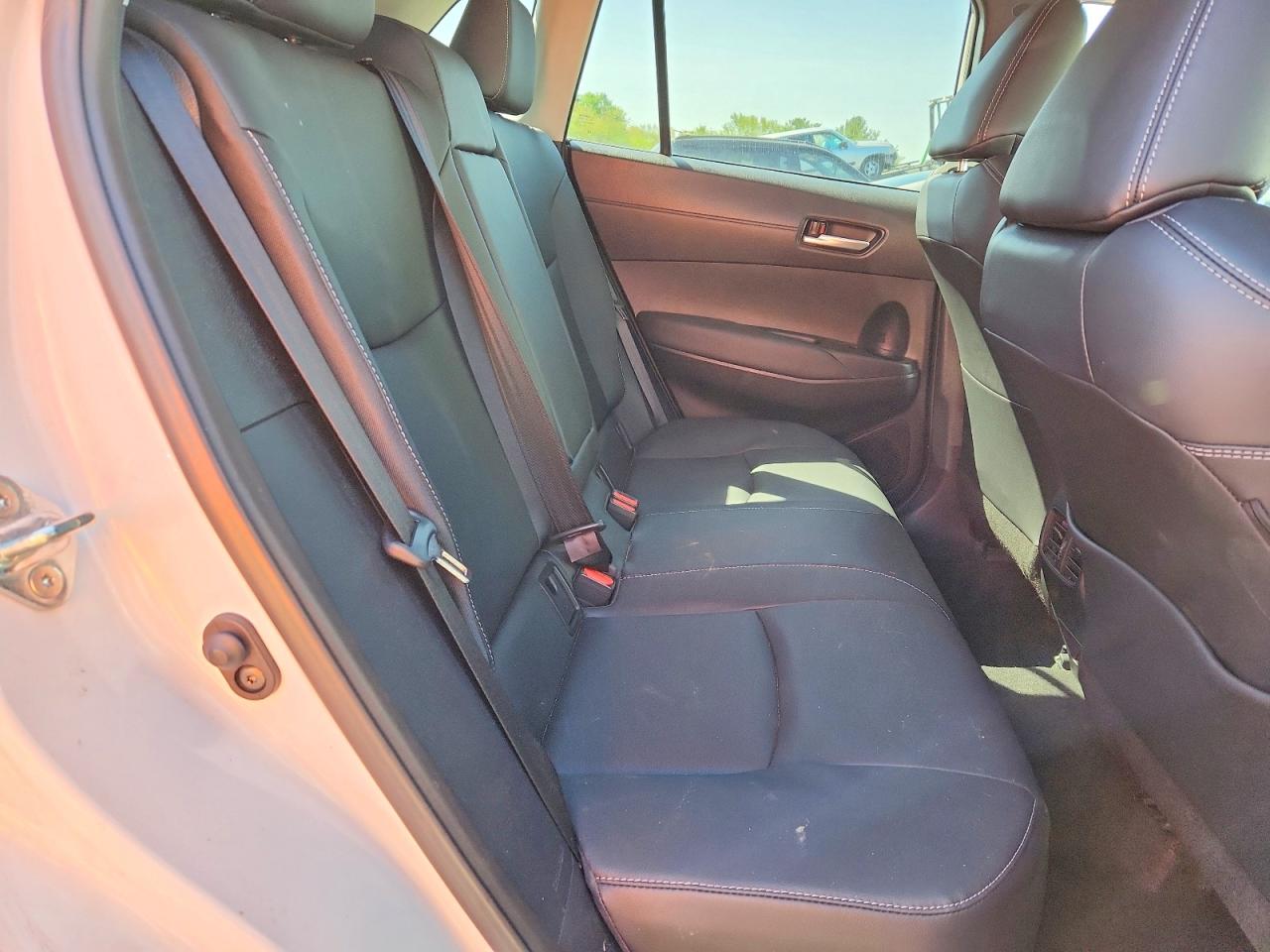 TOYOTA COROLLA CROSS 2023 — 12