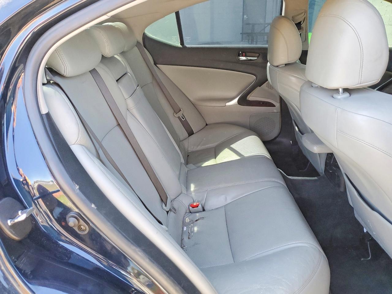 LEXUS IS 2006 — 11