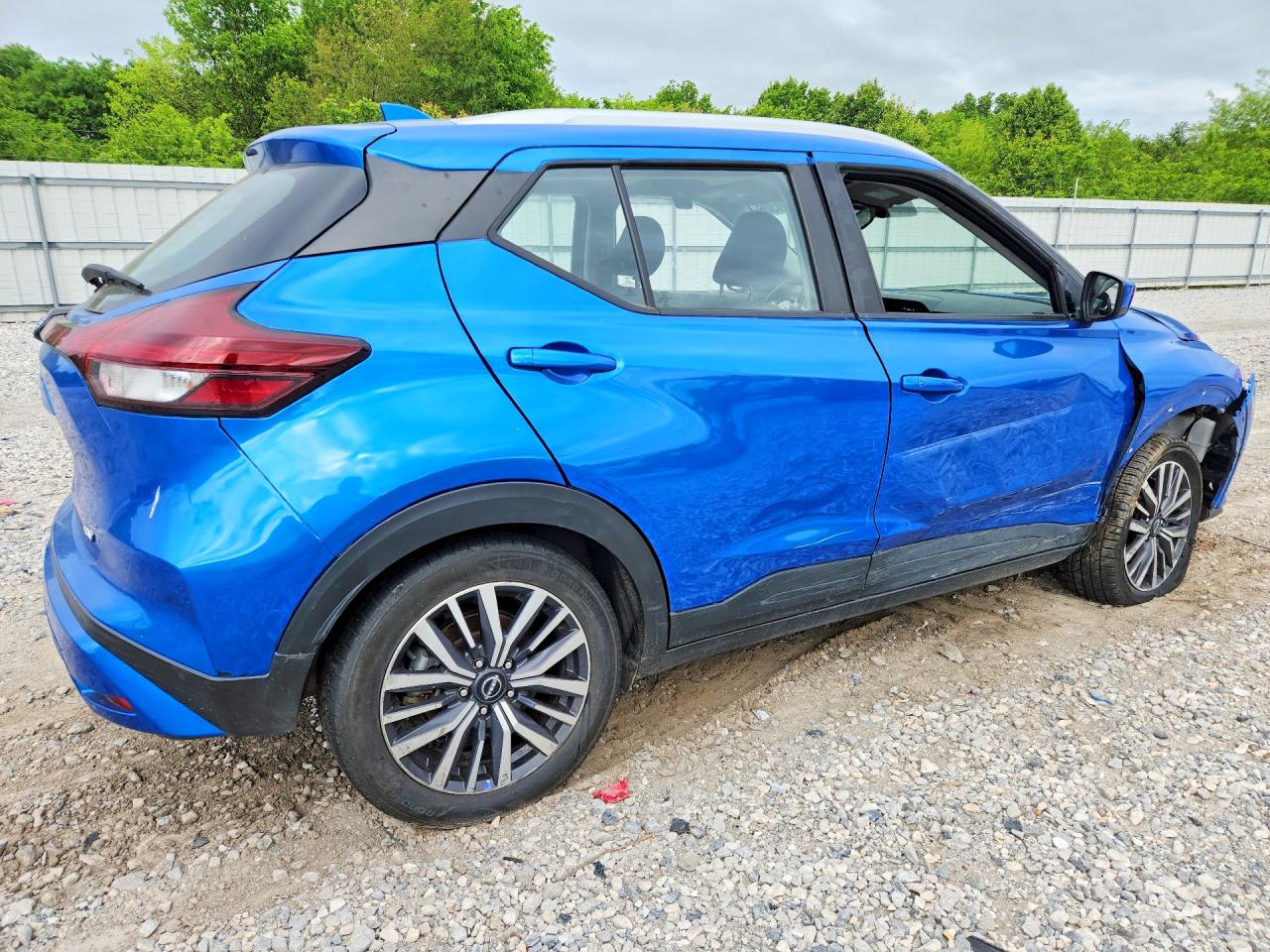 NISSAN KICKS 2022 — 4