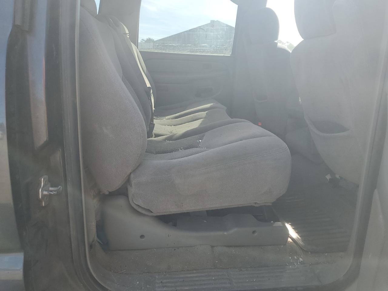 CHEVROLET SUBURBAN 2006 — 12