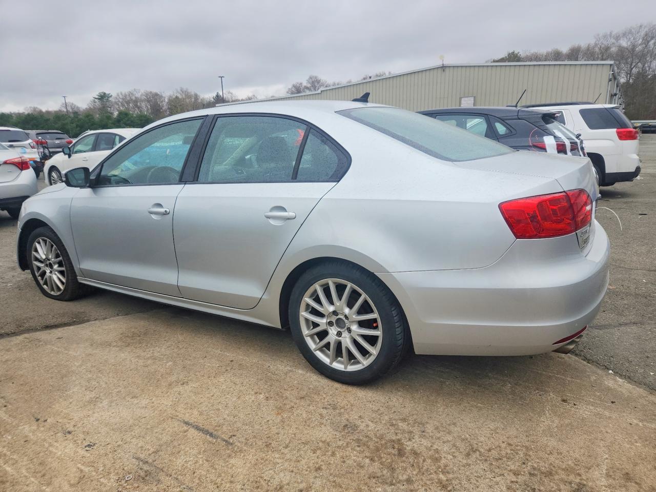 VOLKSWAGEN JETTA 2011 — 3