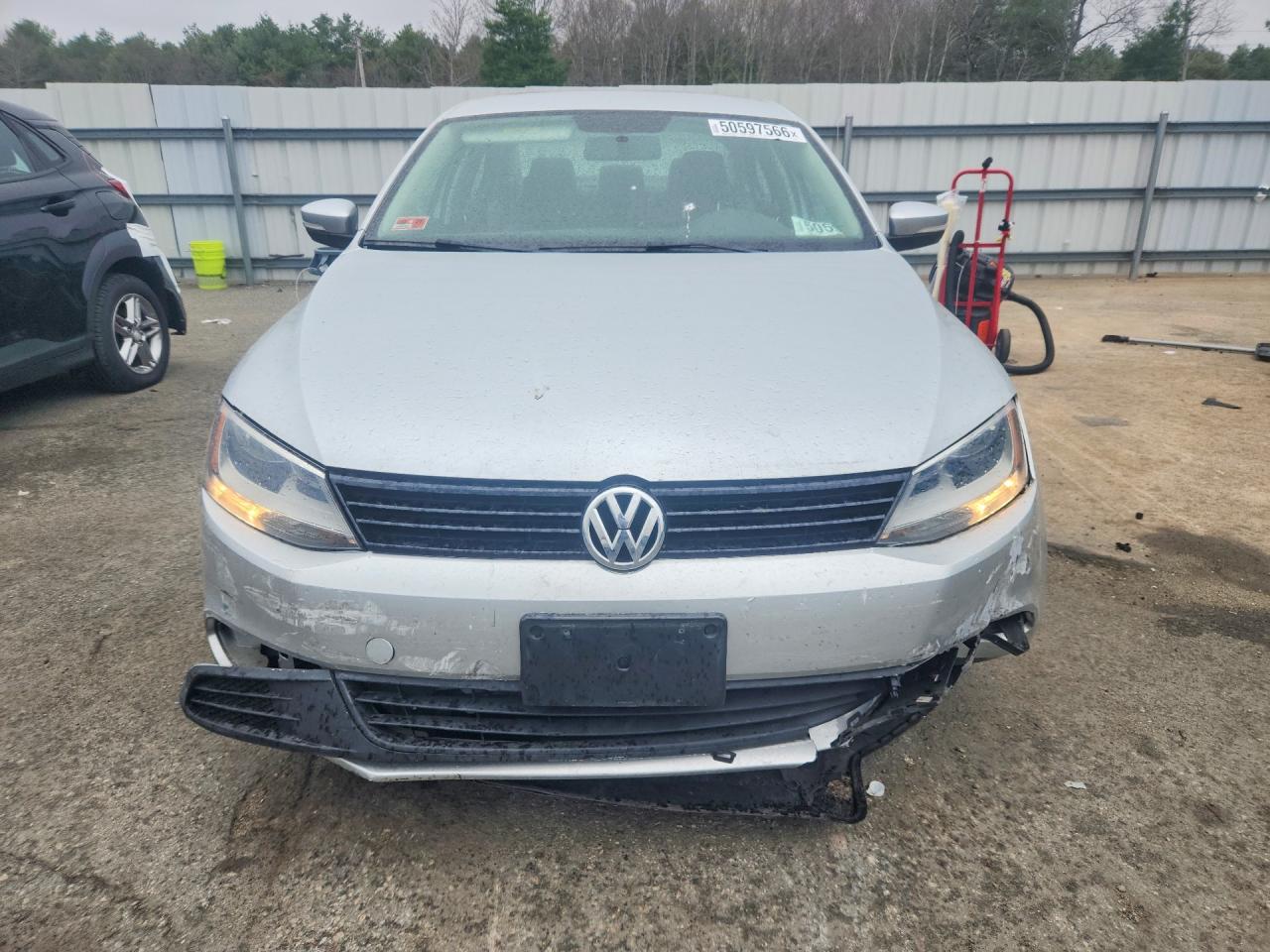 VOLKSWAGEN JETTA 2011 — 6