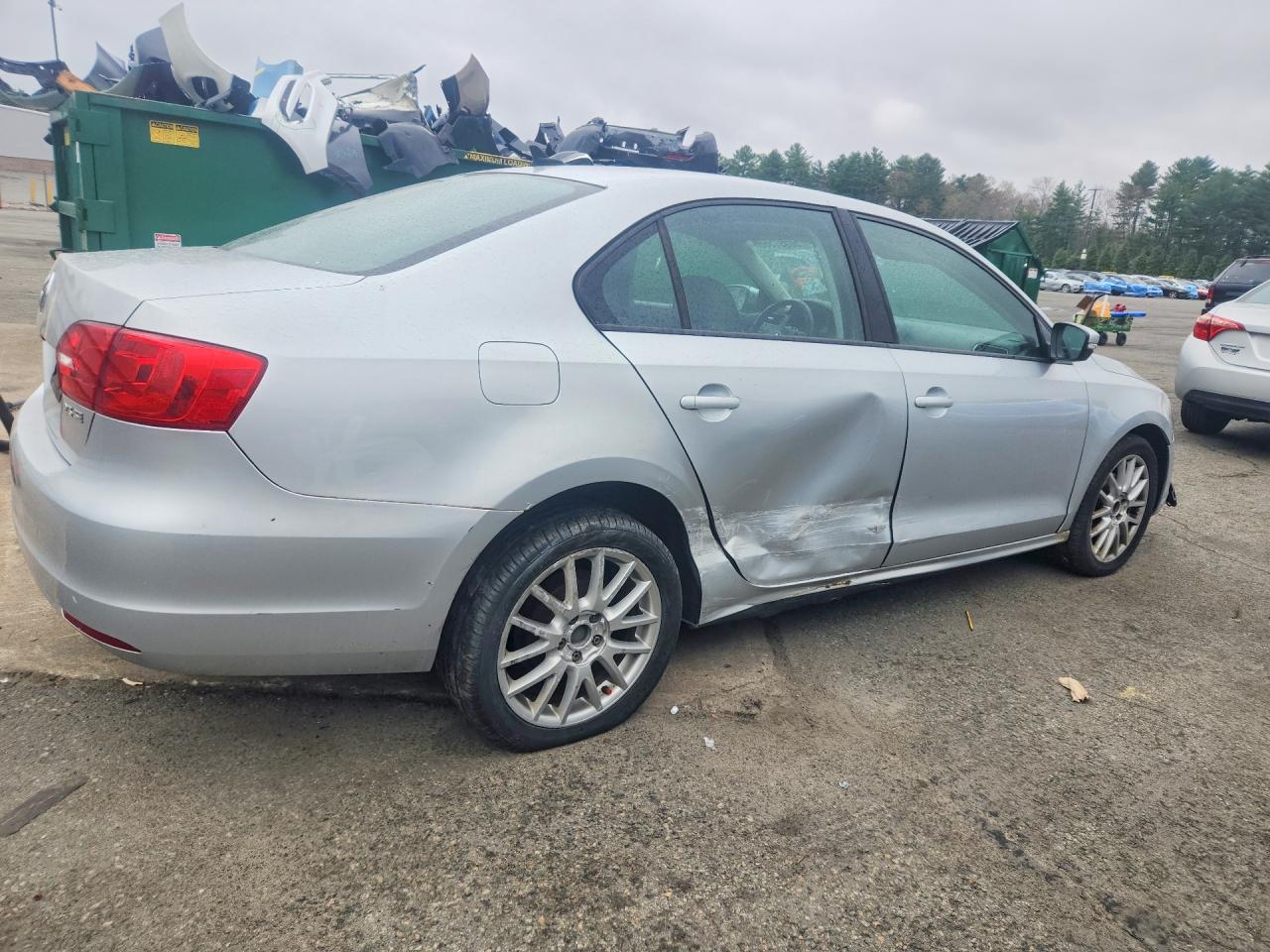 VOLKSWAGEN JETTA 2011 — 4