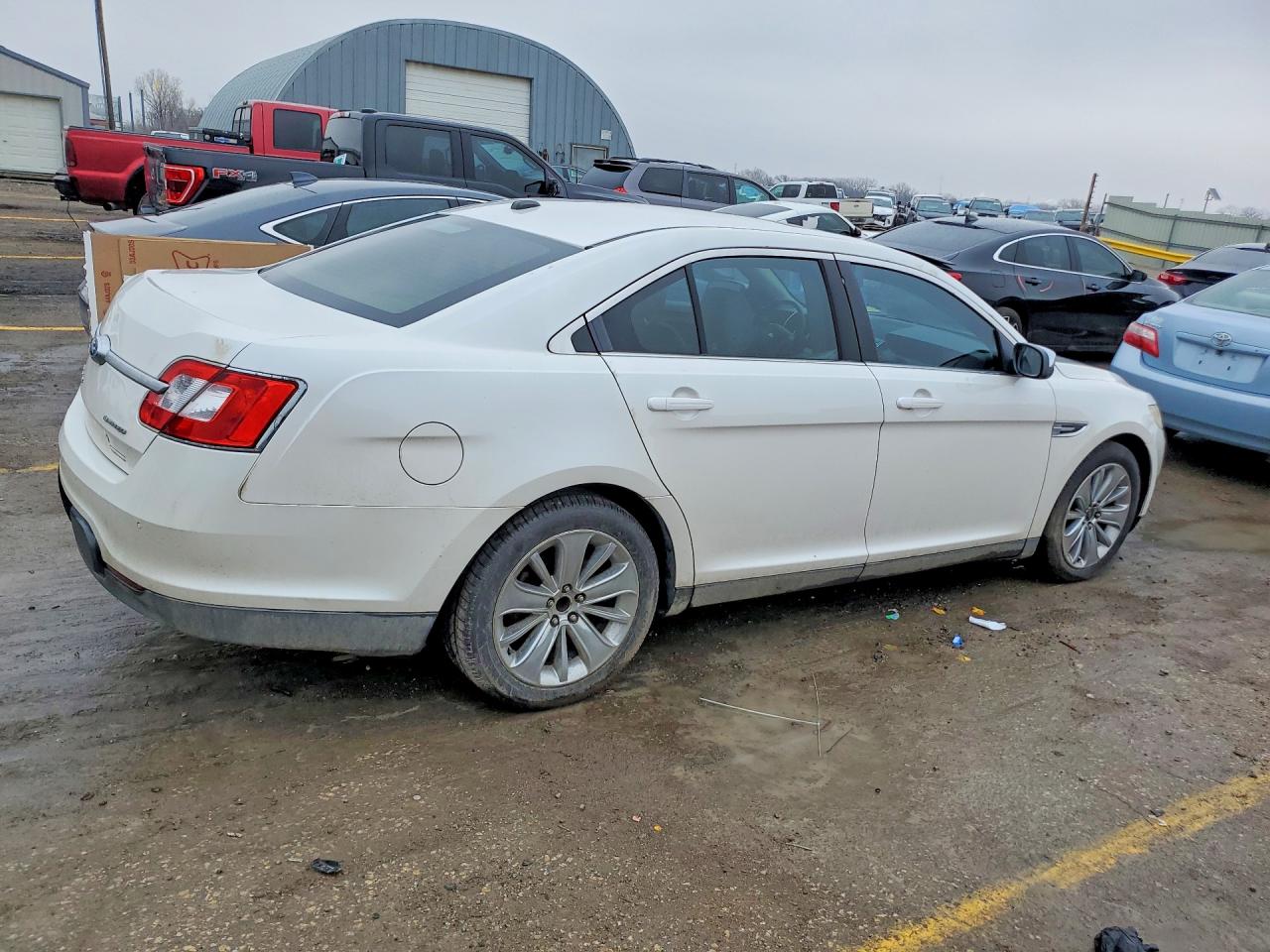 FORD TAURUS 2011 — 4