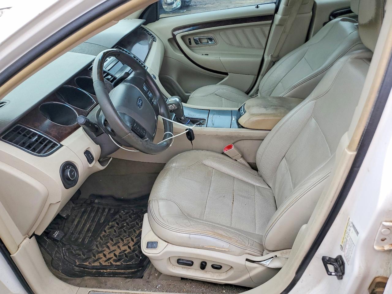 FORD TAURUS 2011 — 8