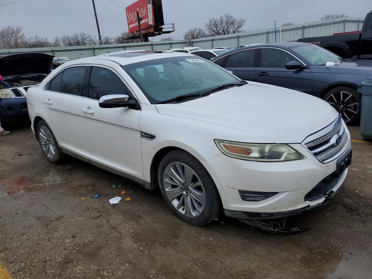 FORD TAURUS 2011 — 5