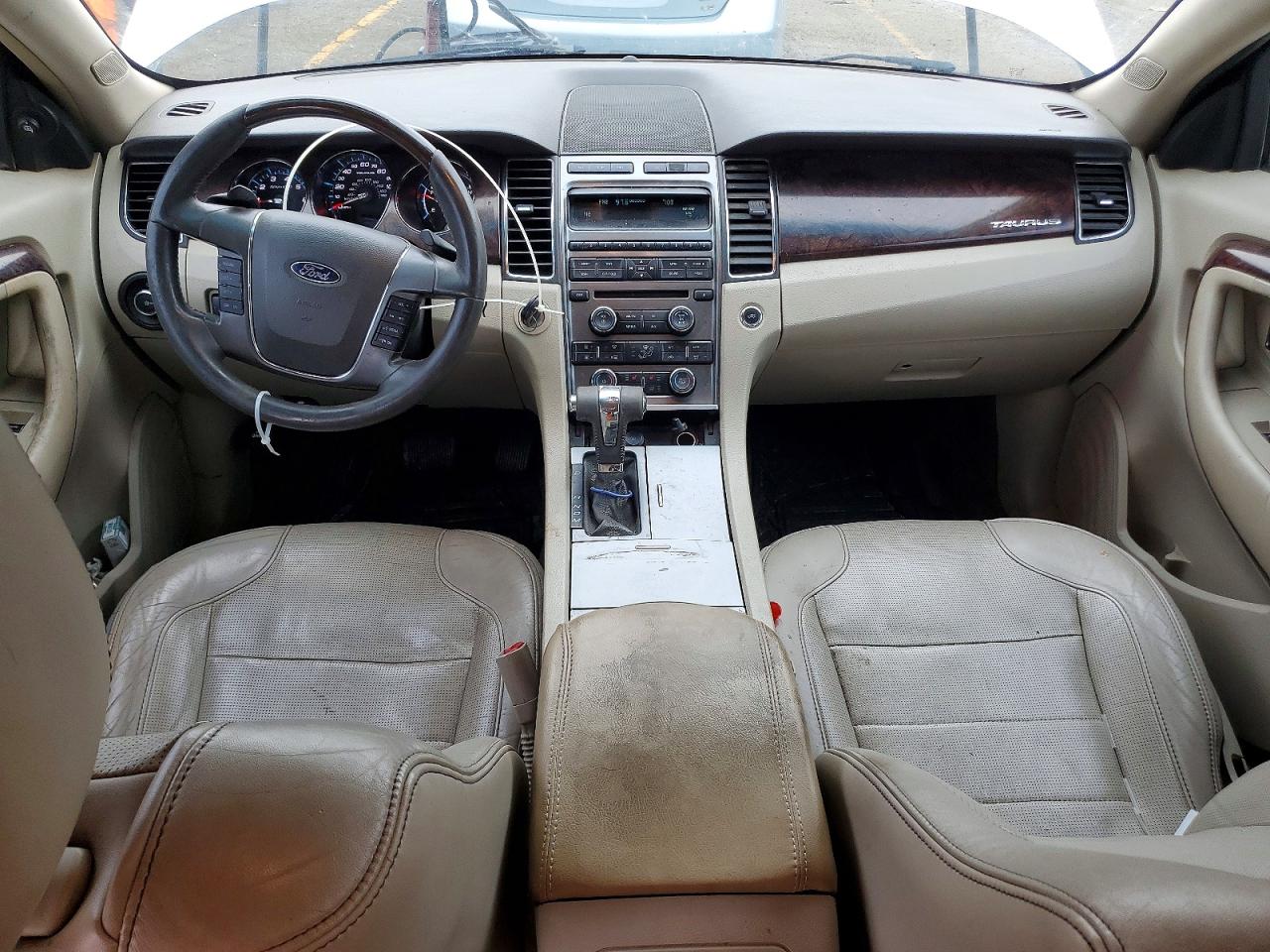 FORD TAURUS 2011 — 9
