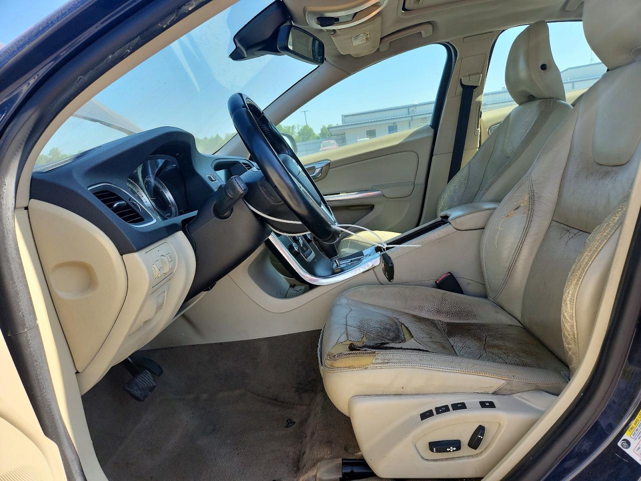 VOLVO S60 2012 — 8