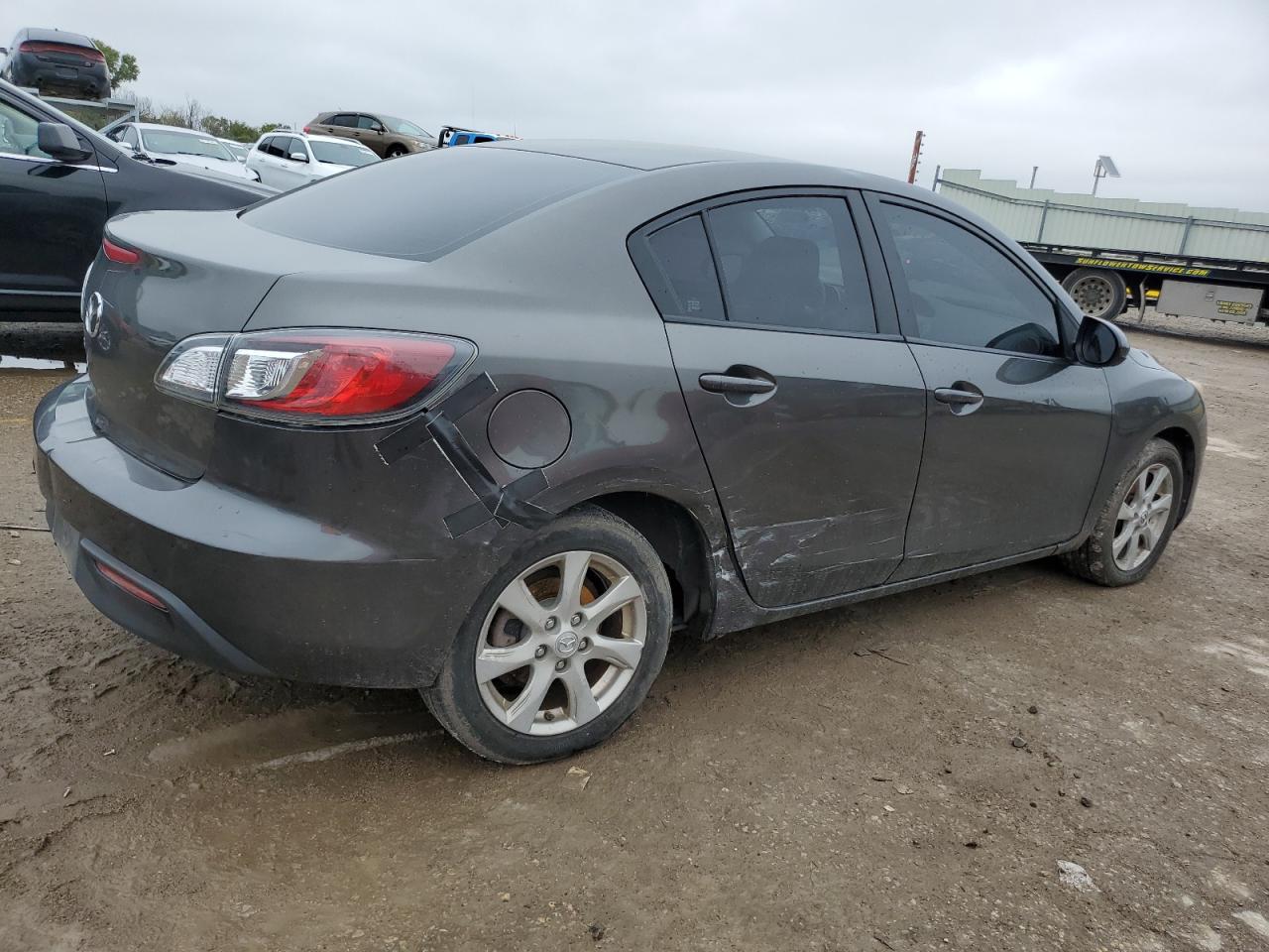 MAZDA 3 2011 — 4