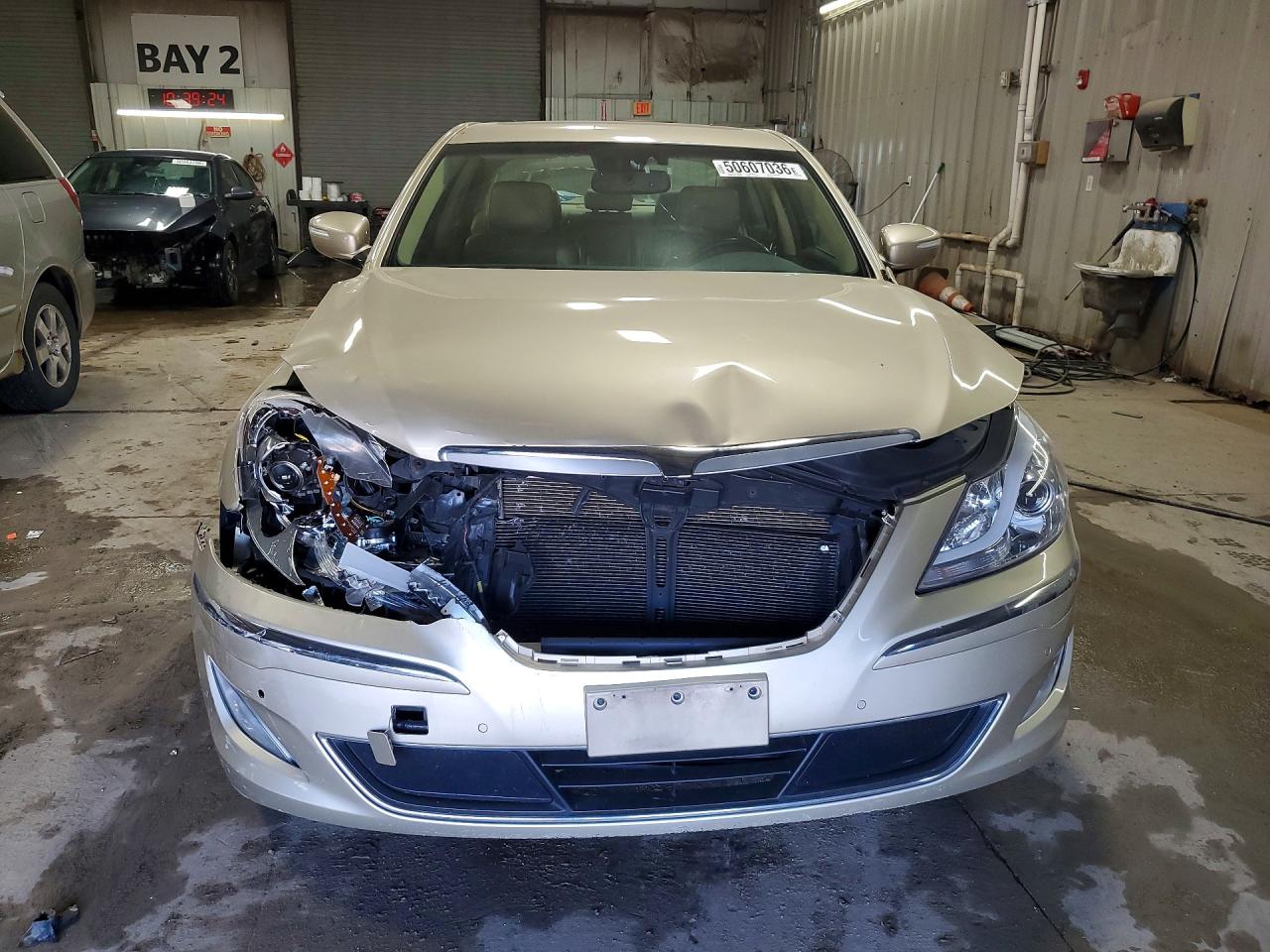 HYUNDAI GENESIS 2012 — 6