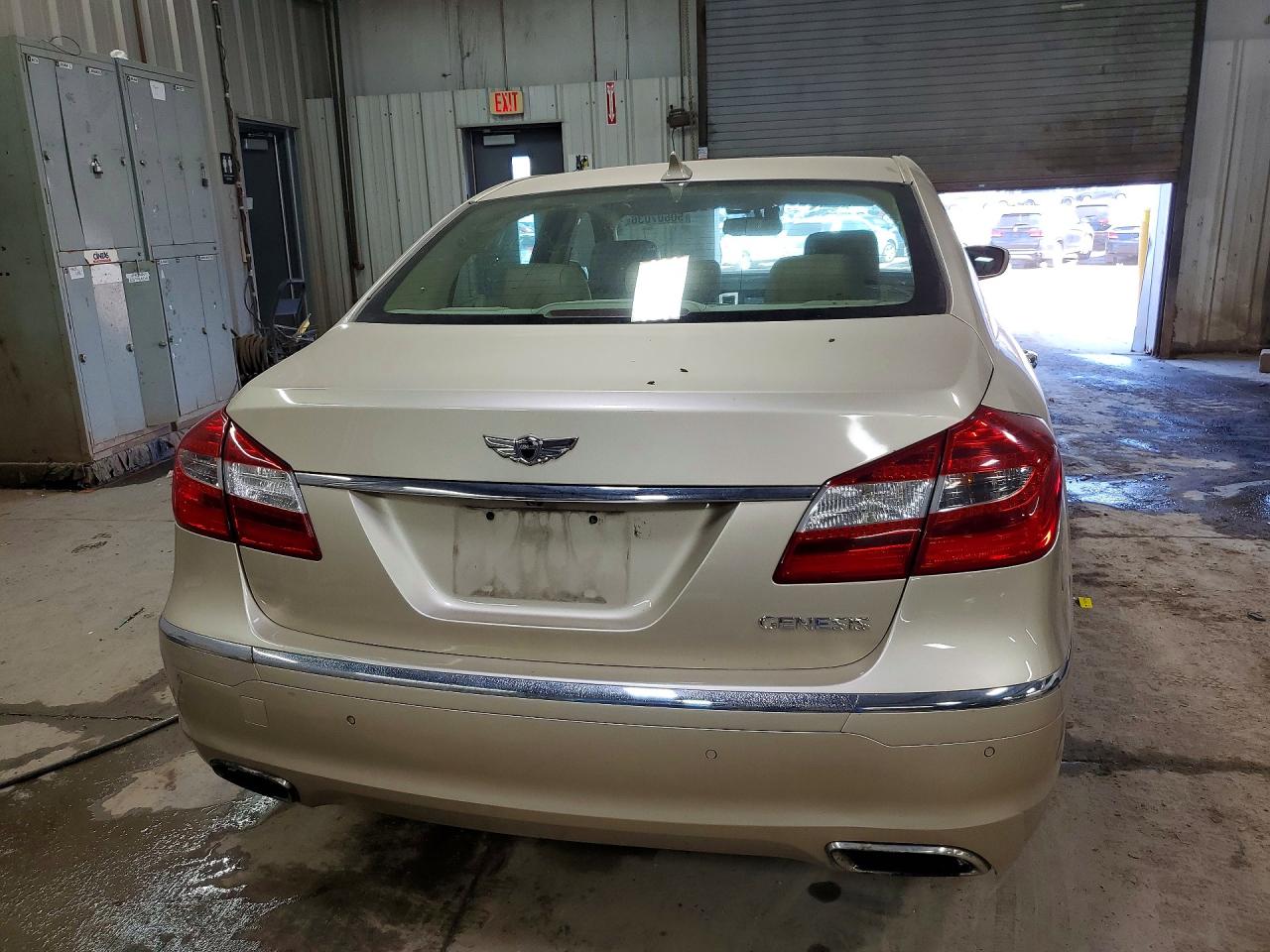 HYUNDAI GENESIS 2012 — 7