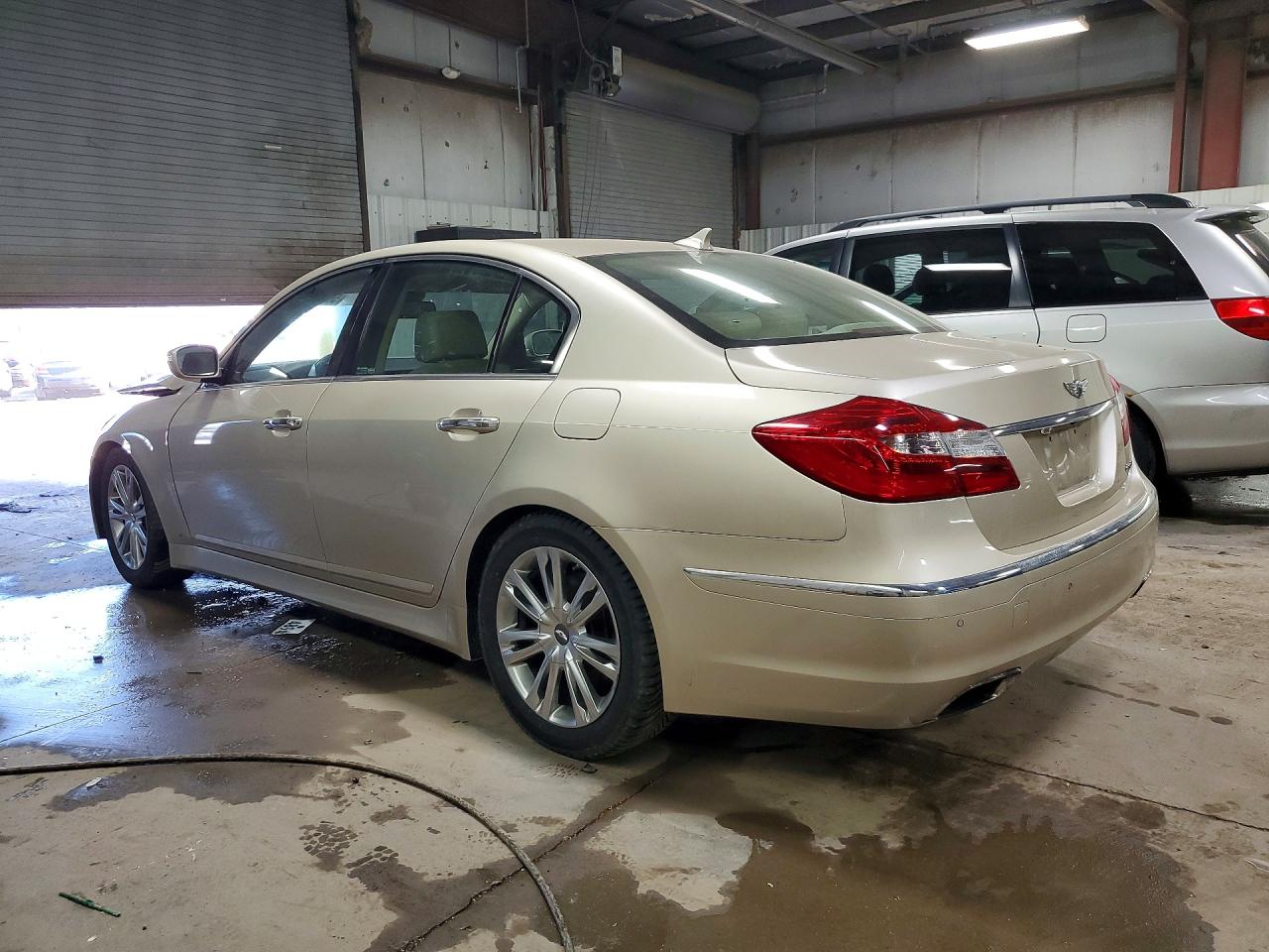HYUNDAI GENESIS 2012 — 3