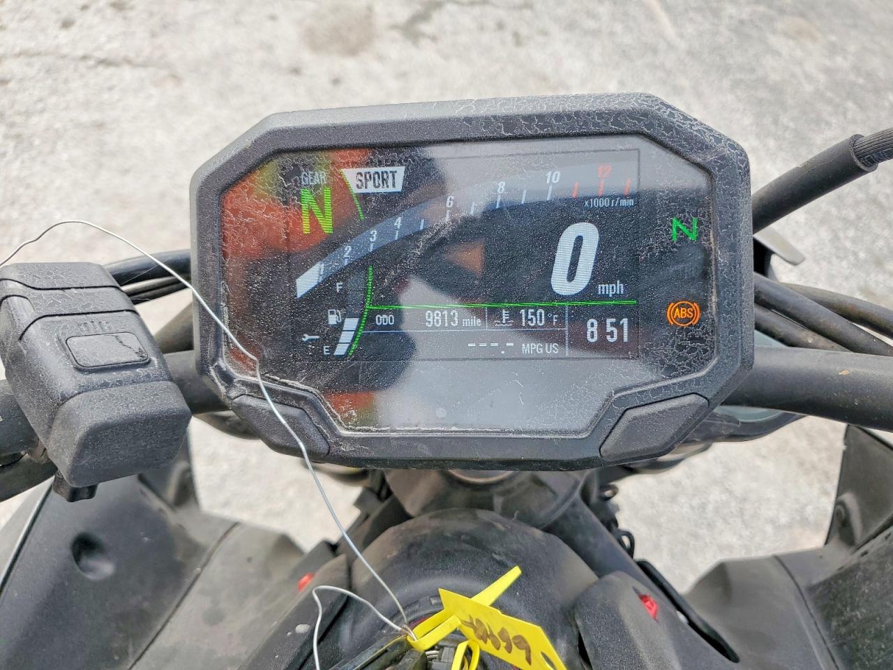 KAWASAKI ZR900 2023 — 8