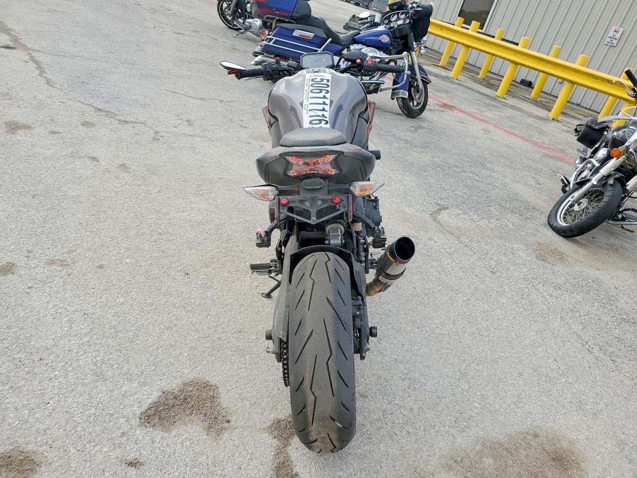 KAWASAKI ZR900 2023 — 5