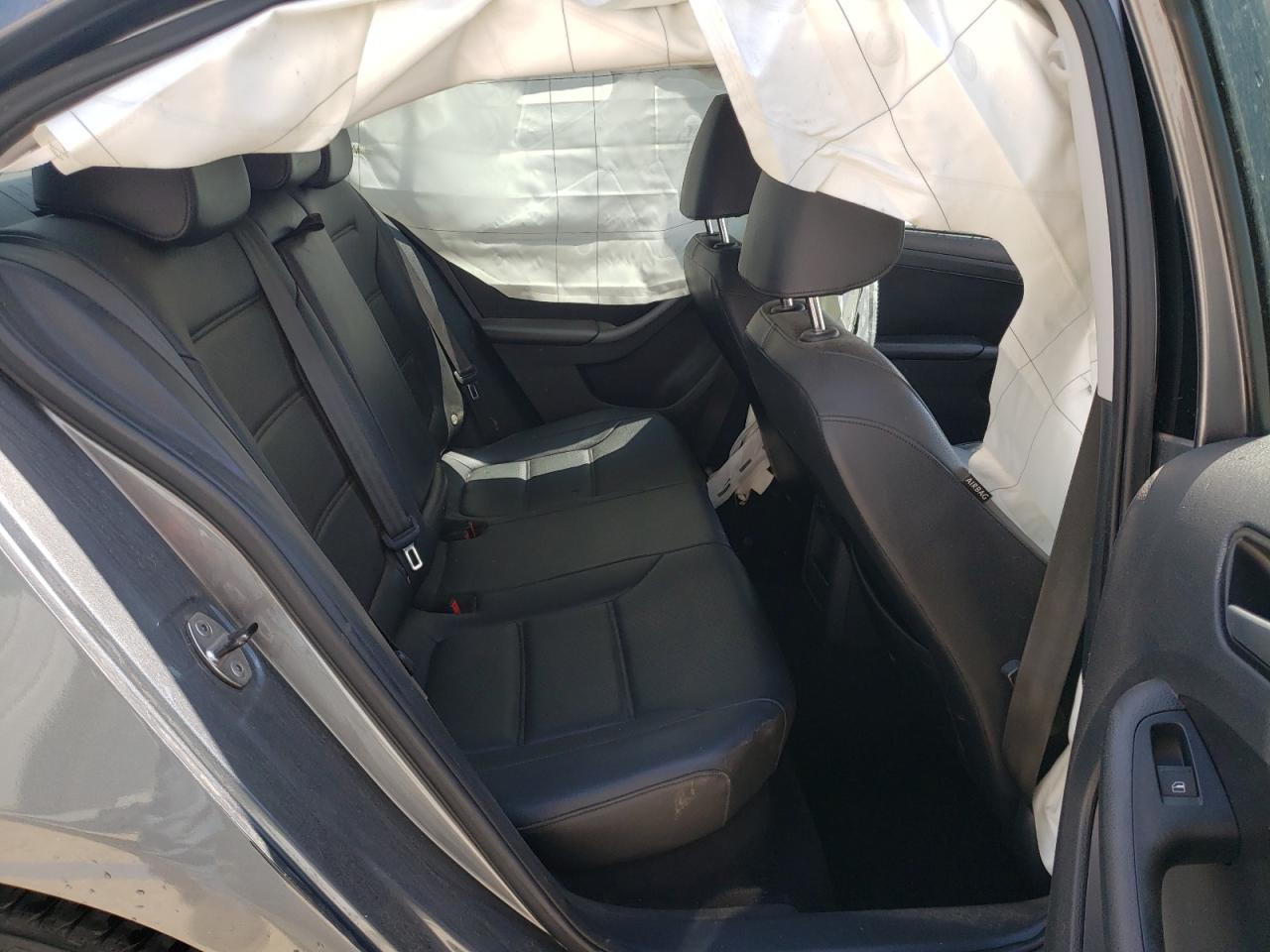 VOLKSWAGEN JETTA 2014 — 11
