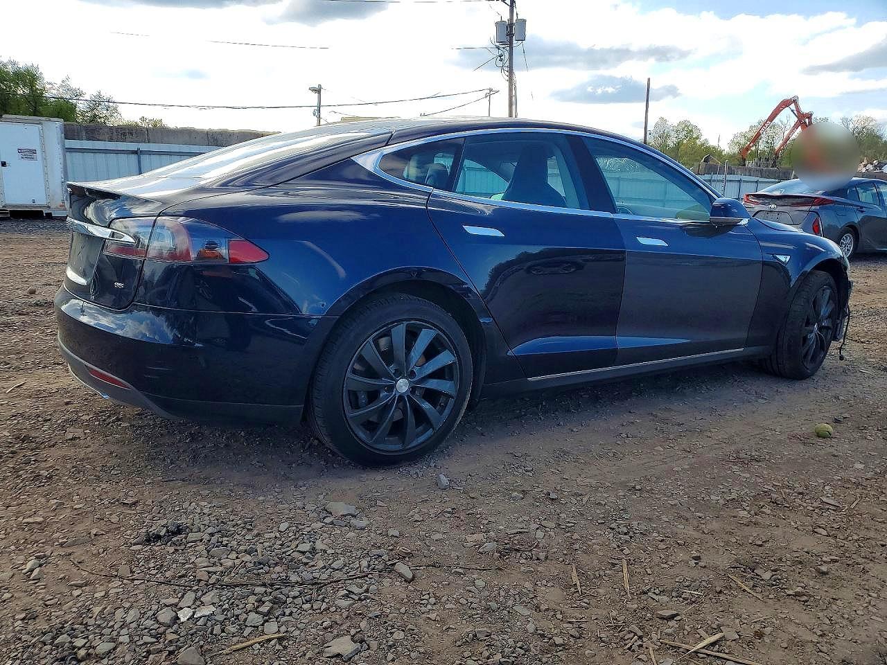TESLA MODEL S 2014 — 4
