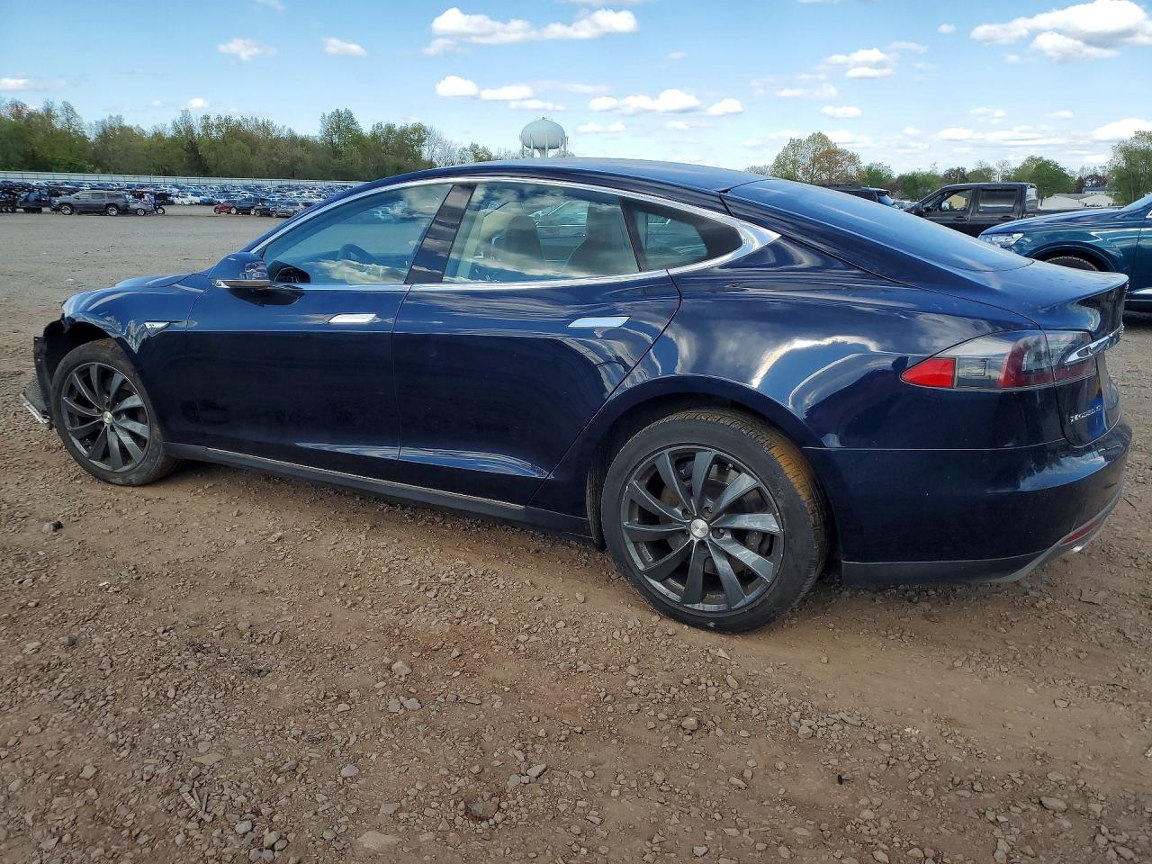 TESLA MODEL S 2014 — 3