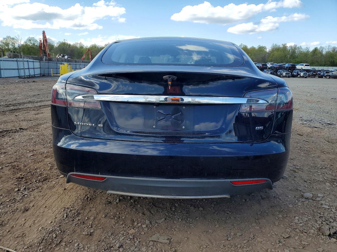 TESLA MODEL S 2014 — 7