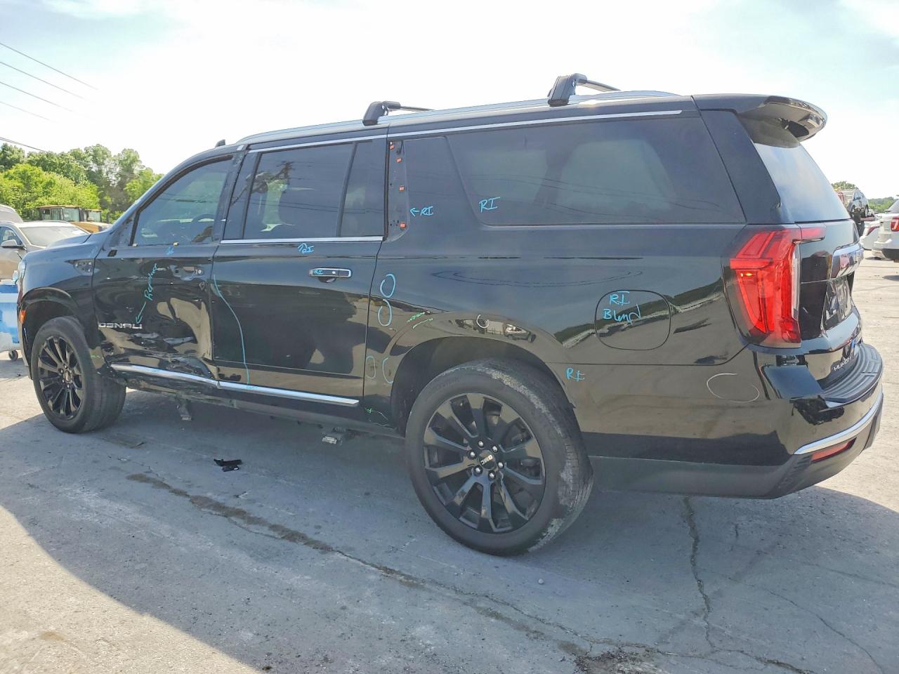 GMC YUKON XL 2021 — 3