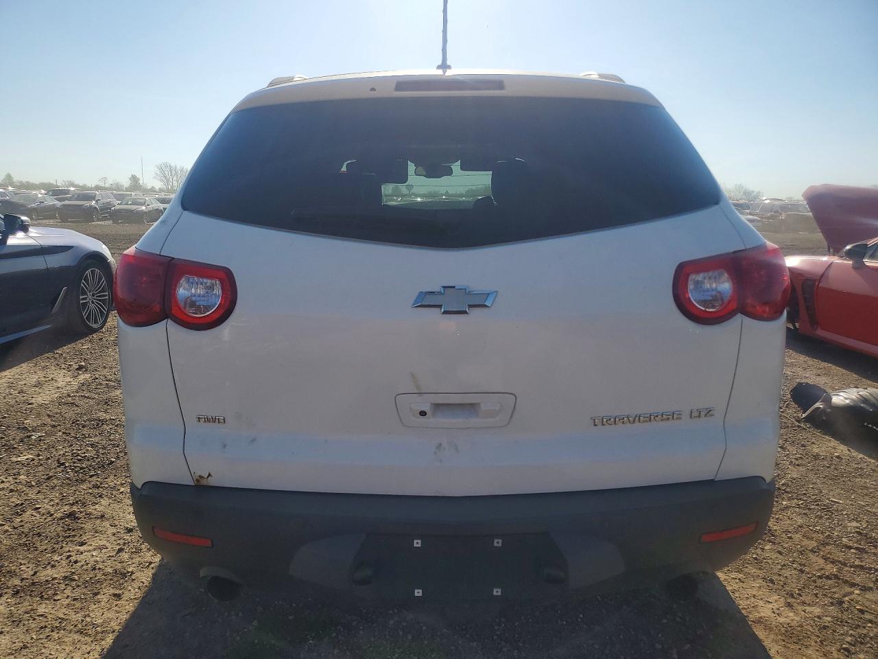CHEVROLET TRAVERSE 2010 — 7