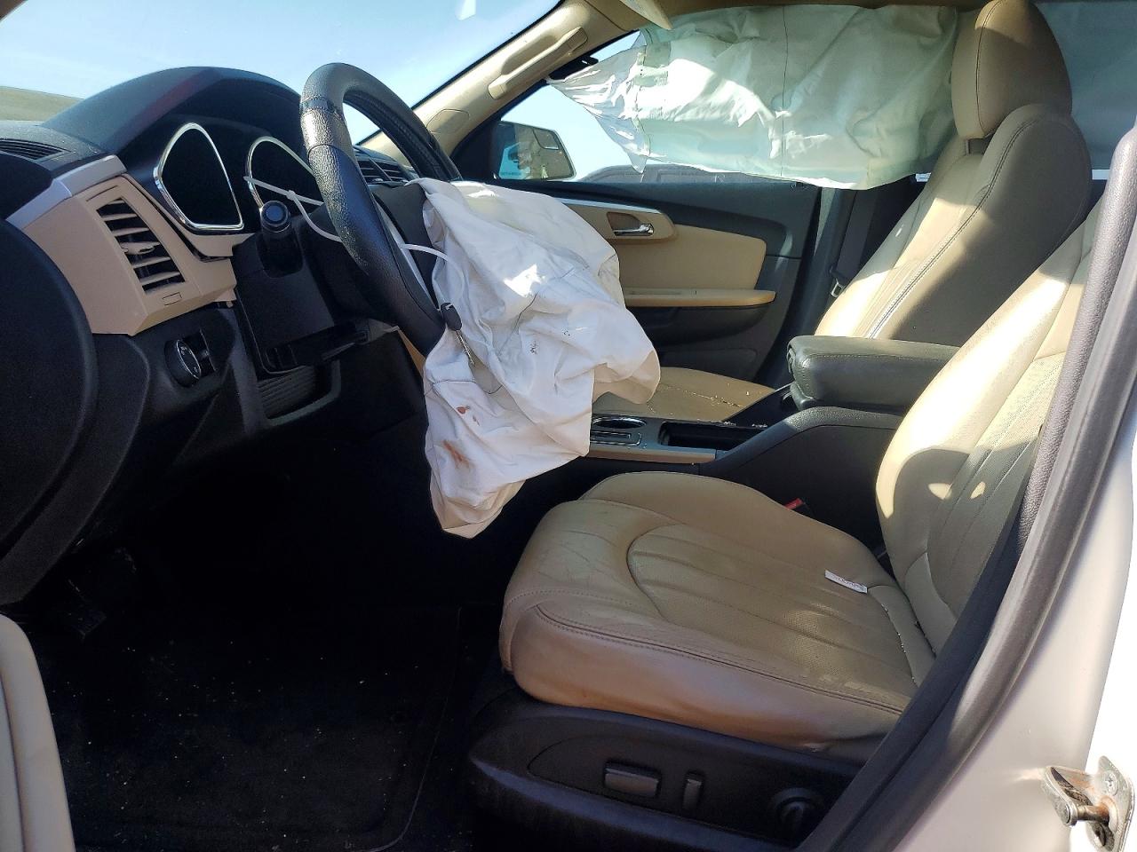 CHEVROLET TRAVERSE 2010 — 8