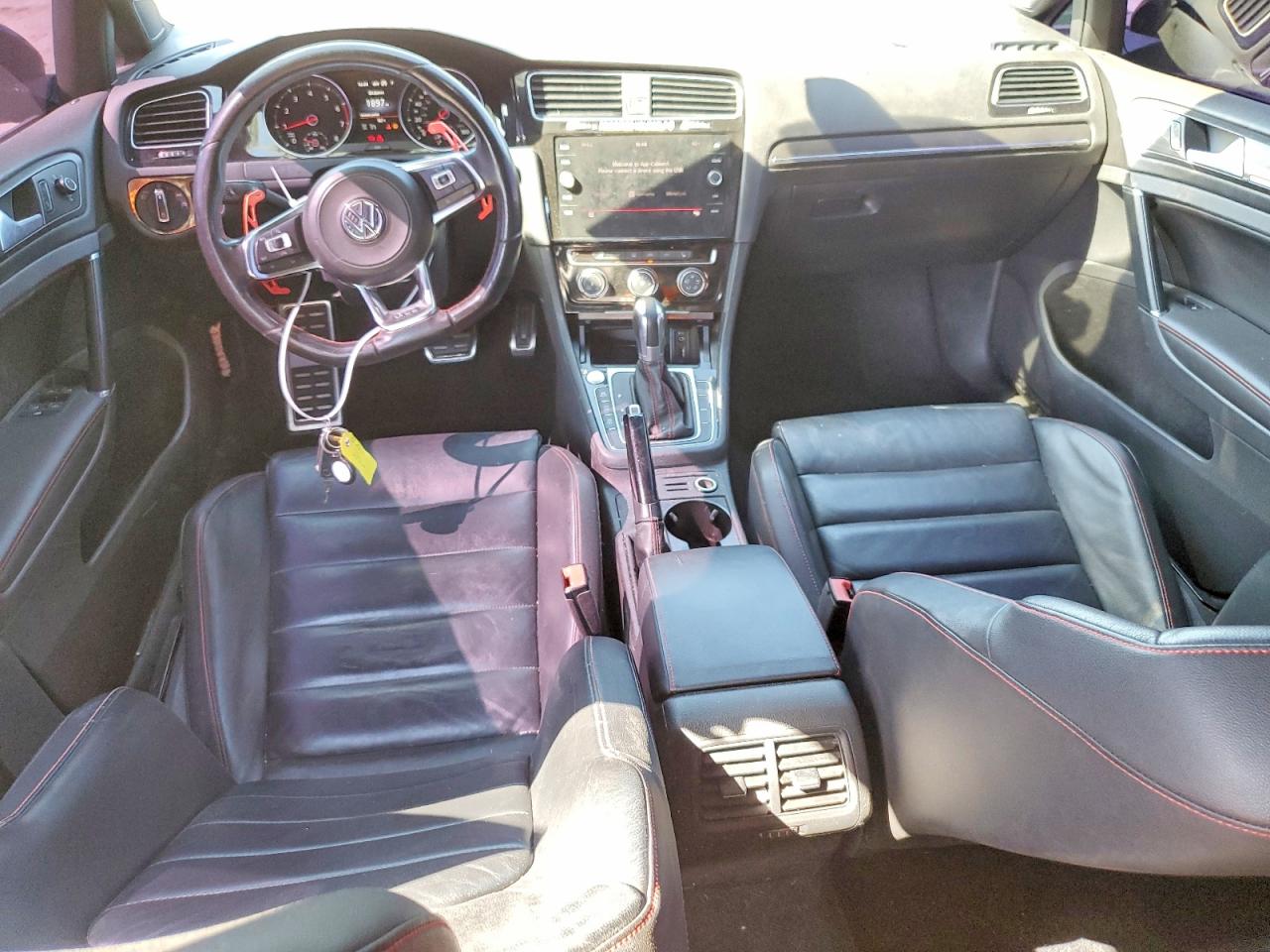 VOLKSWAGEN GTI 2018 — 9