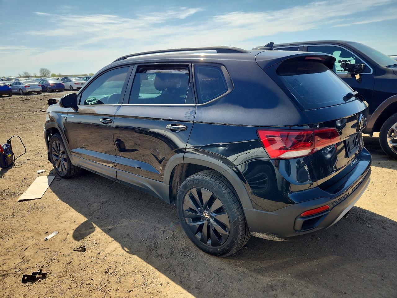 VOLKSWAGEN TAOS 2022 — 3