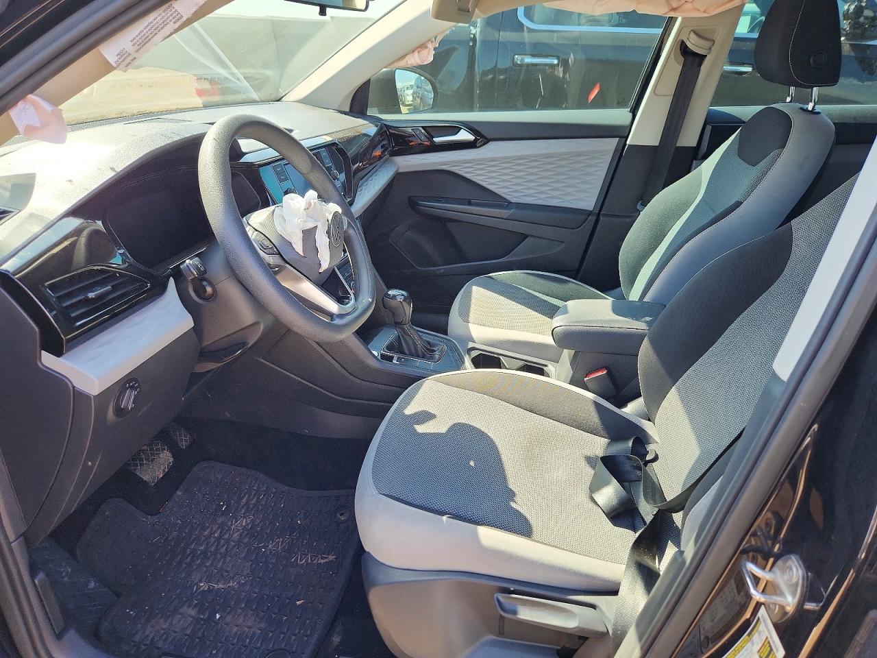 VOLKSWAGEN TAOS 2022 — 8