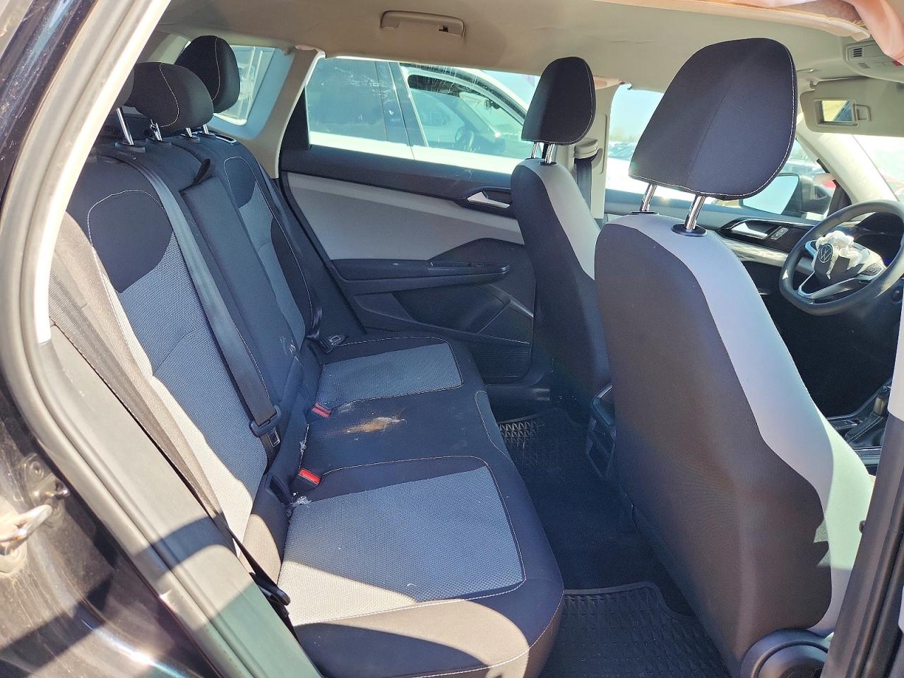VOLKSWAGEN TAOS 2022 — 12