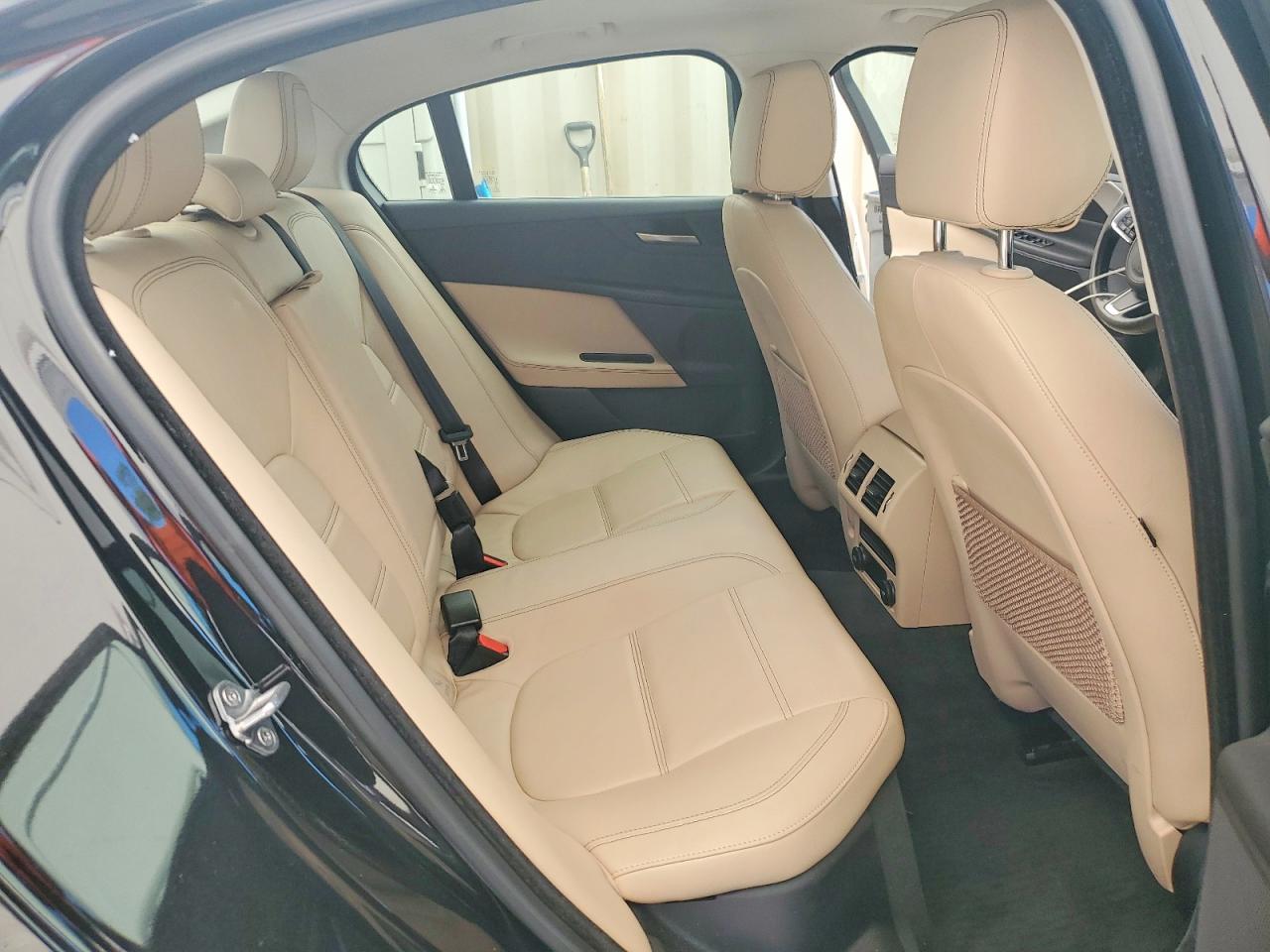 JAGUAR XE 2018 — 11