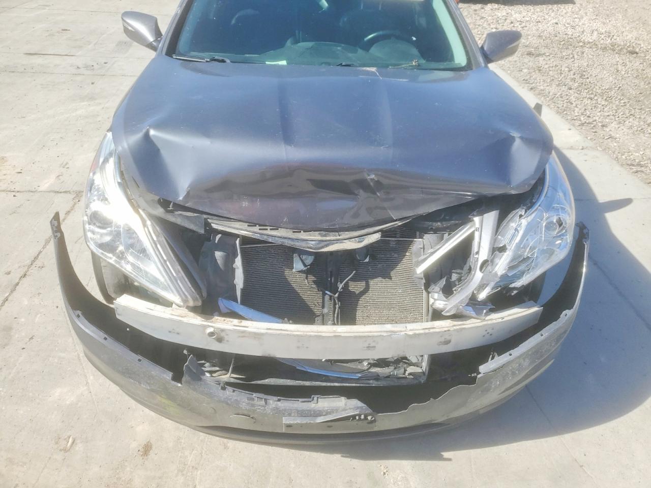 HYUNDAI AZERA 2012 — 12